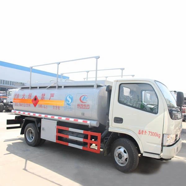 Camion-citerne diesel léger de 10 000 litres de carburant Dongfeng et FOTON