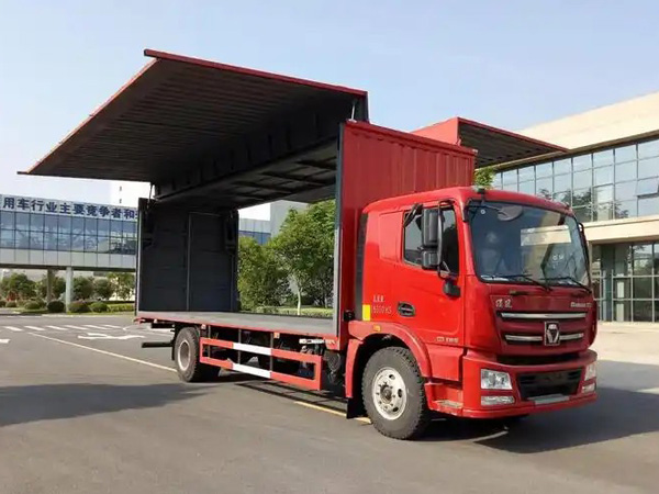 Pourquoi les camions à ailes latérales ne sont-ils pas couramment utilisés ?