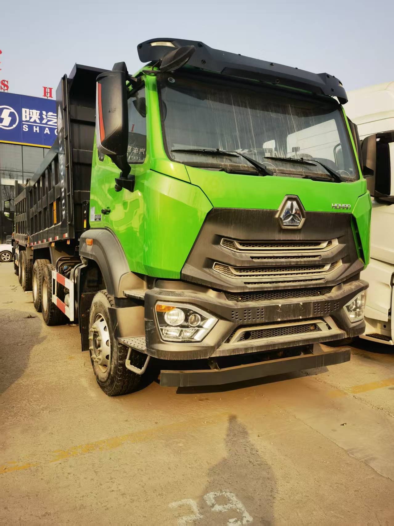 Camion à benne basculante de nouvelle génération de sinotruk hauvo